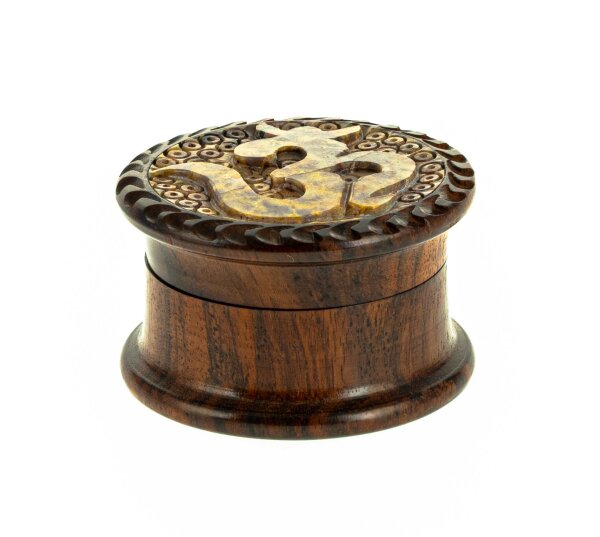 Holzgrinder aus Rosenholz geschnitzt mit OM Zeichen aus Stein D:5cm H:3,3cm
